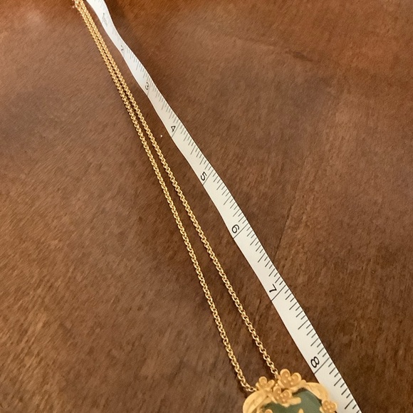 Gold Bird Green Gem & Magpie Flower Branch Pendant Necklace - Picture 2 of 4